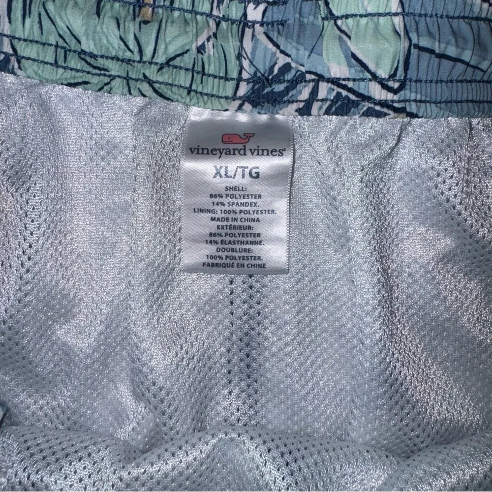 Vineyard Vines Men’s XL Chappy Swim Lined Trunks Shorts Palm Trees‎ Surf Boards